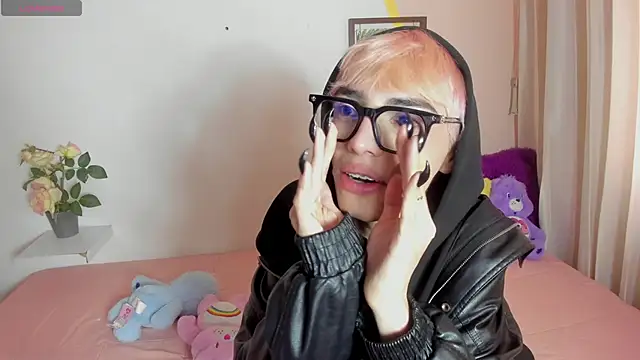 Snapshot of Strawberry_Kitty_ chatting on November 2025 02:17:01 PM Strawberry Kitty online show from November 2025 02:17:01 PM