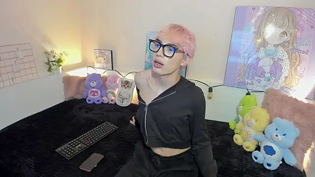 Snapshot of Strawberry_Kitty_ chatting on November 2025 11:04:02 PM Strawberry Kitty online show from November 2025 11:04:02 PM