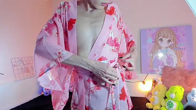 Snapshot of Strawberry_Kitty_ chatting on December 2025 04:06:01 AM Strawberry Kitty online show from December 2025 04:06:01 AM