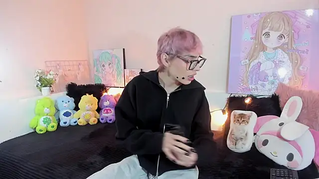 Snapshot of Strawberry_Kitty_ chatting on December 2025 03:55:02 AM Strawberry Kitty online show from December 2025 03:55:02 AM