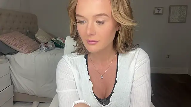 Snapshot of Amberjayxox0 chatting on November 2025 02:11:02 AM Amberjayxox0 online show from November 2025 02:11:02 AM