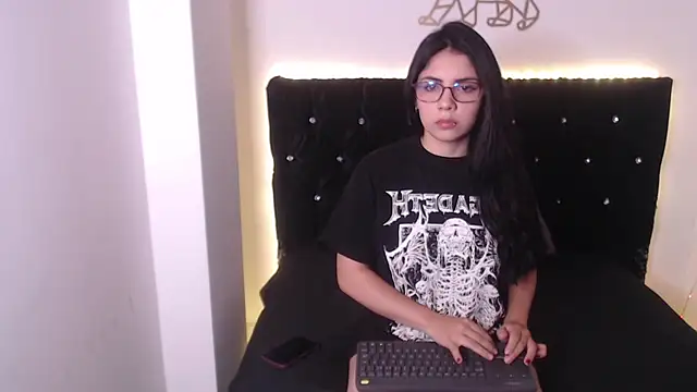 evelyn kitty  online show from November 2025 12:54:01 AM