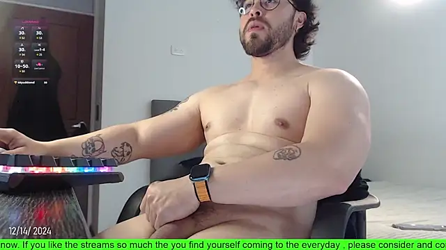 Snapshot of SugaredDigit chatting on December 2024 10:50:01 PM SugaredDigit online show from December 2024 10:50:01 PM