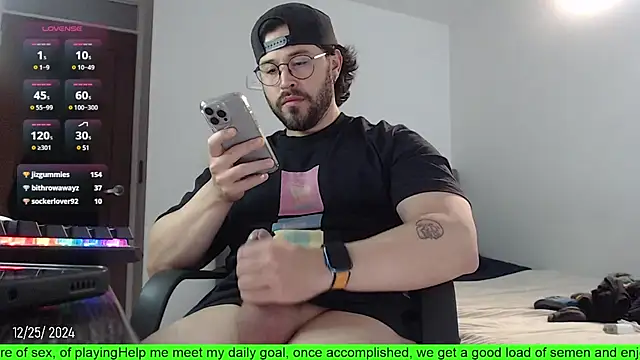 Snapshot of SugaredDigit chatting on December 2024 12:25:01 AM SugaredDigit online show from December 2024 12:25:01 AM