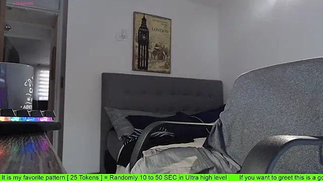 Snapshot of SugaredDigit chatting on October 2025 12:57:02 PM SugaredDigit online show from October 2025 12:57:02 PM