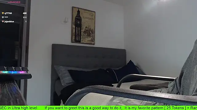 Snapshot of SugaredDigit chatting on October 2025 01:03:02 AM SugaredDigit online show from October 2025 01:03:02 AM