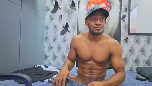 Snapshot of Stevenbrand chatting on October 2025 07:16:01 PM Stevenbrand online show from October 2025 07:16:01 PM