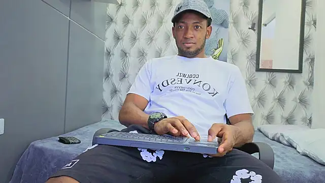 Snapshot of Stevenbrand chatting on November 2025 07:27:01 PM Stevenbrand online show from November 2025 07:27:01 PM