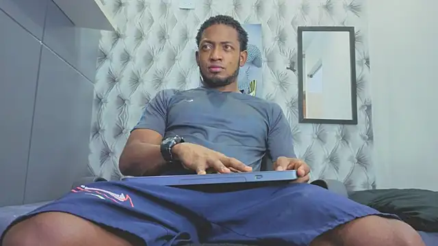 Snapshot of Stevenbrand chatting on November 2025 06:40:02 PM Stevenbrand online show from November 2025 06:40:02 PM