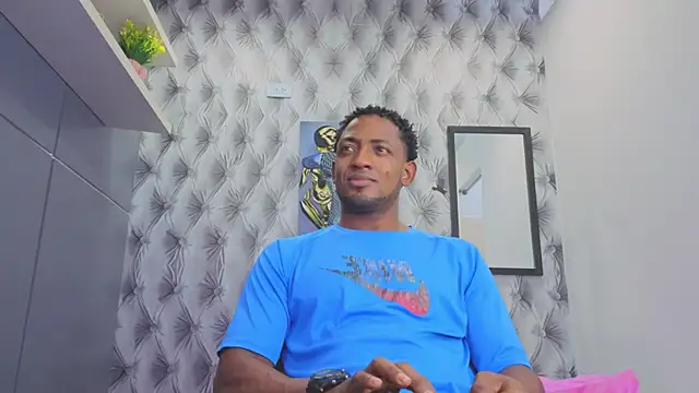 Snapshot of Stevenbrand chatting on November 2025 08:19:02 PM Stevenbrand online show from November 2025 08:19:02 PM