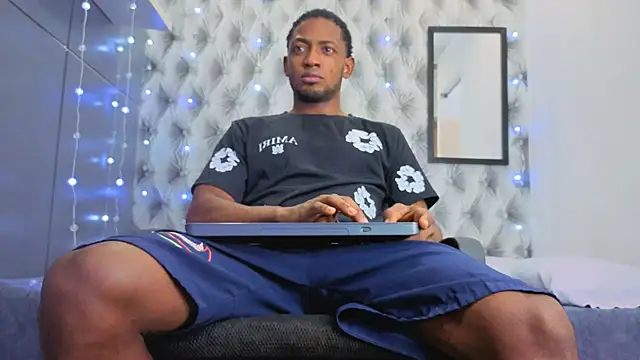 Snapshot of Stevenbrand chatting on November 2025 07:16:02 PM Stevenbrand online show from November 2025 07:16:02 PM