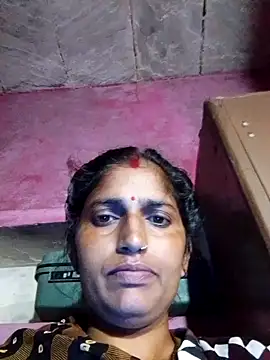 Snapshot of Pooja_shre chatting on November 2025 01:15:01 AM Pooja shre online show from November 2025 01:15:01 AM