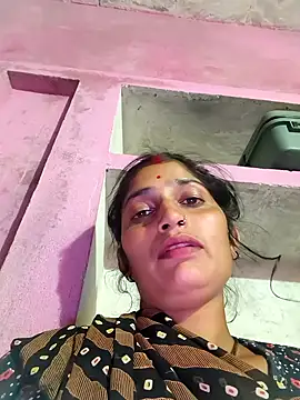 Snapshot of Pooja_shre chatting on November 2025 04:32:02 PM Pooja shre online show from November 2025 04:32:02 PM