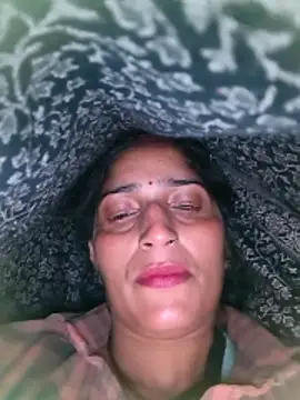 Snapshot of Pooja_shre chatting on December 2025 06:16:01 PM Pooja shre online show from December 2025 06:16:01 PM