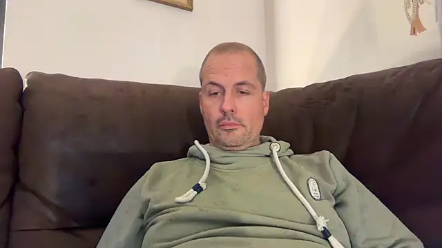 Snapshot of GermanMadMatt chatting on October 2025 05:24:01 PM GermanMadMatt online show from October 2025 05:24:01 PM