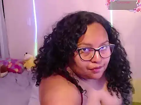 Snapshot of yvonne_jlove chatting on November 2025 12:54:01 AM yvonne jlove online show from November 2025 12:54:01 AM