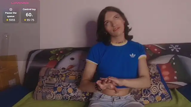 Snapshot of Scarlett_crastrawberry chatting on November 2025 11:59:02 PM Scarlett crastrawberry online show from November 2025 11:59:02 PM