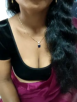 Snapshot of Sravya__ chatting on November 2025 06:01:01 AM Sravya online show from November 2025 06:01:01 AM