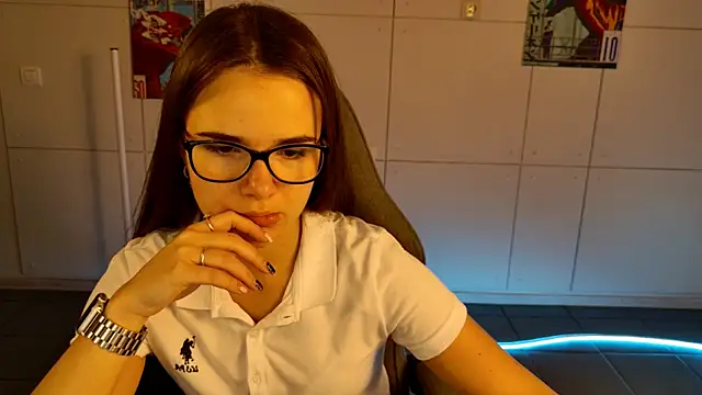 Snapshot of May_Bloom chatting on October 2025 09:10:01 AM May Bloom online show from October 2025 09:10:01 AM