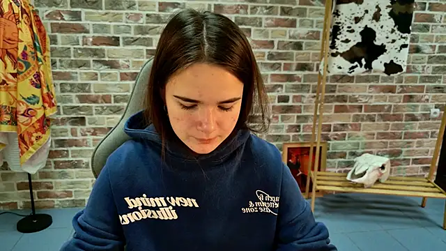 Snapshot of May_Bloom chatting on October 2025 05:15:02 AM May Bloom online show from October 2025 05:15:02 AM