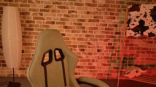 Snapshot of May_Bloom chatting on November 2025 05:18:02 AM May Bloom online show from November 2025 05:18:02 AM