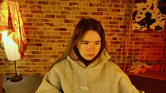 Snapshot of May_Bloom chatting on November 2025 05:17:01 AM May Bloom online show from November 2025 05:17:01 AM