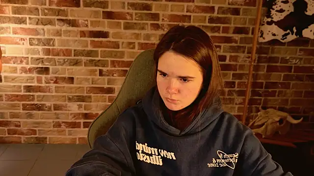 Snapshot of May_Bloom chatting on November 2025 05:17:02 AM May Bloom online show from November 2025 05:17:02 AM