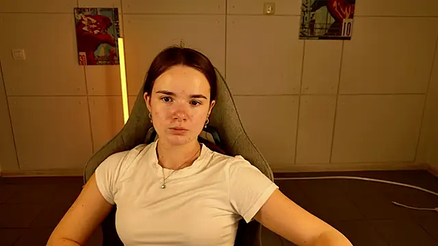 Snapshot of May_Bloom chatting on November 2025 05:06:02 AM May Bloom online show from November 2025 05:06:02 AM