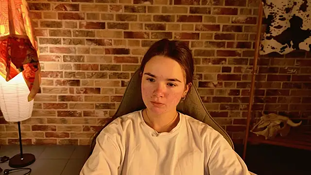 Snapshot of May_Bloom chatting on November 2025 05:07:01 AM May Bloom online show from November 2025 05:07:01 AM