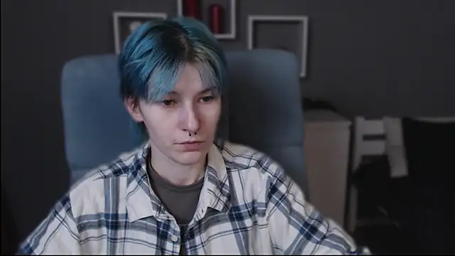 Snapshot of guitarandangell chatting on October 2025 03:25:01 AM guitarandangell online show from October 2025 03:25:01 AM