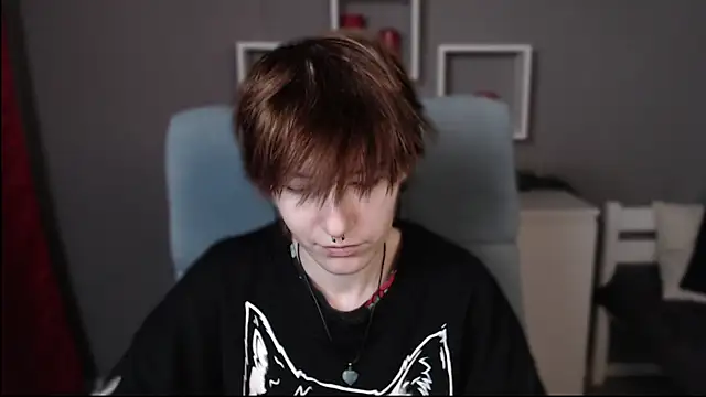 Snapshot of guitarandangell chatting on November 2025 05:06:02 AM guitarandangell online show from November 2025 05:06:02 AM