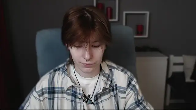 Snapshot of guitarandangell chatting on December 2025 08:12:01 AM guitarandangell online show from December 2025 08:12:01 AM