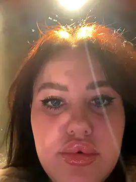 Snapshot of KiraSunshine chatting on October 2025 03:34:01 AM KiraSunshine online show from October 2025 03:34:01 AM