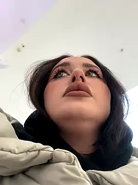 Snapshot of KiraSunshine chatting on November 2025 04:02:02 AM KiraSunshine online show from November 2025 04:02:02 AM