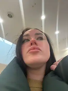 Snapshot of KiraSunshine chatting on December 2025 03:58:02 AM KiraSunshine online show from December 2025 03:58:02 AM