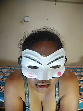 Snapshot of SL_queen1 chatting on October 2025 04:42:01 PM SL queen1 online show from October 2025 04:42:01 PM