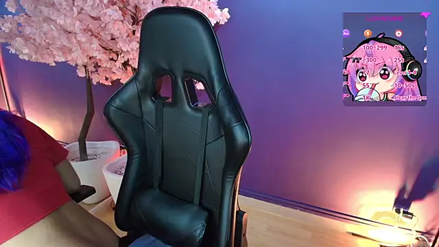 Snapshot of LuanEter chatting on December 2025 02:00:02 PM LuanEter online show from December 2025 02:00:02 PM