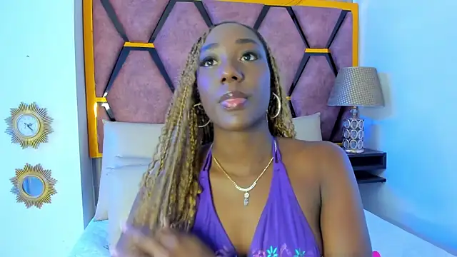 Snapshot of BritneyWalkers chatting on November 2025 07:35:02 PM BritneyWalkers online show from November 2025 07:35:02 PM