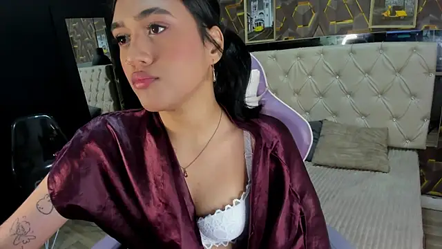 Snapshot of blueeskhy chatting on October 2025 07:03:01 PM blueeskhy online show from October 2025 07:03:01 PM