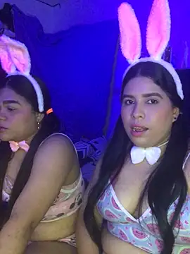 2moons full of love online show from November 2025 12:43:02 AM