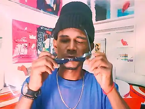 Snapshot of IndianThuggin chatting on October 2025 04:02:02 AM IndianThuggin online show from October 2025 04:02:02 AM