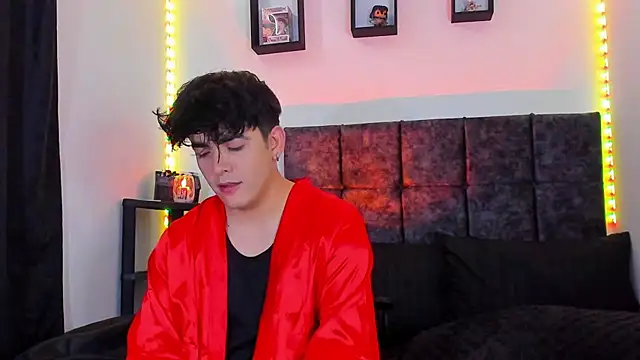 Snapshot of Theo_Noxxx chatting on October 2025 07:08:01 PM Theo Noxxx online show from October 2025 07:08:01 PM