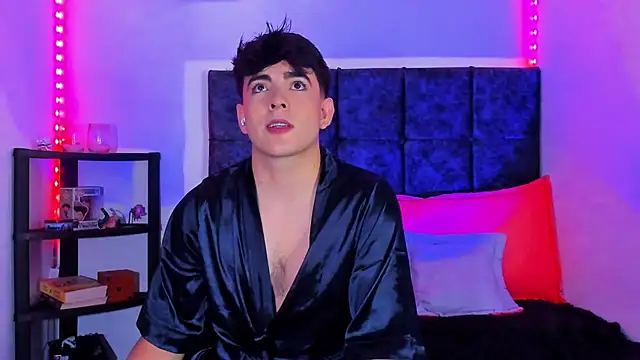 Snapshot of Theo_Noxxx chatting on November 2025 07:03:01 PM Theo Noxxx online show from November 2025 07:03:01 PM