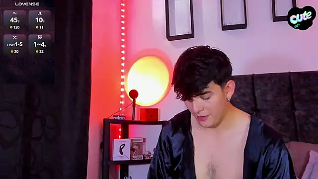 Snapshot of Theo_Noxxx chatting on November 2025 07:10:01 PM Theo Noxxx online show from November 2025 07:10:01 PM