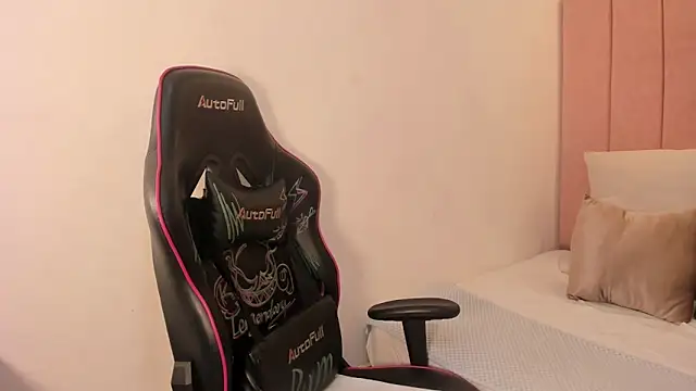 Snapshot of dulce_morbida chatting on October 2025 09:57:01 PM dulce morbida online show from October 2025 09:57:01 PM