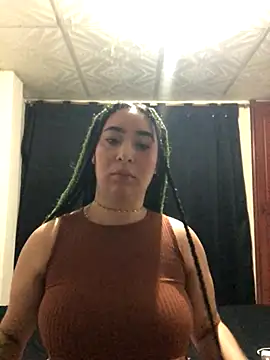 Snapshot of LilyRevy chatting on October 2025 09:33:01 PM LilyRevy online show from October 2025 09:33:01 PM