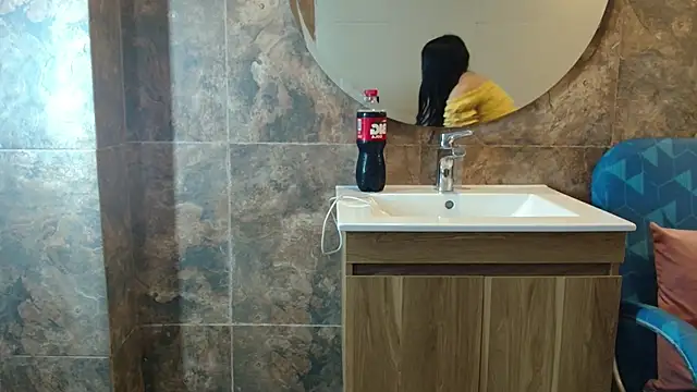 Snapshot of Sweet_sumisive chatting on November 2025 08:45:01 PM Sweet sumisive online show from November 2025 08:45:01 PM