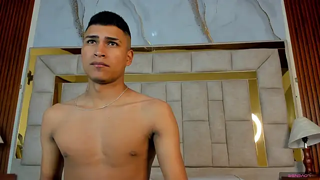 Snapshot of Emiliano_Reyes chatting on November 2025 02:54:01 AM Emiliano Reyes online show from November 2025 02:54:01 AM