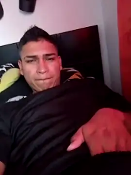 Snapshot of Emiliano_Reyes chatting on November 2025 03:56:02 PM Emiliano Reyes online show from November 2025 03:56:02 PM