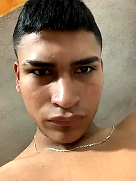 Snapshot of Emiliano_Reyes chatting on November 2025 06:51:02 PM Emiliano Reyes online show from November 2025 06:51:02 PM